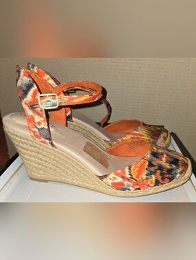 BNIB Me Too Bethany Ikat Espadrille Woven Wedge Heel Sandals Shoes Sz 10 M